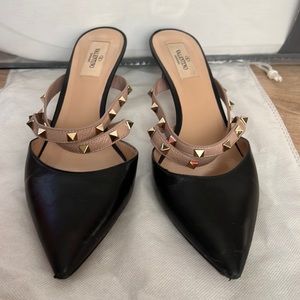 Valentino
Black Rockstud Criss Backless Sandal Kitten Heel Mules/Slides